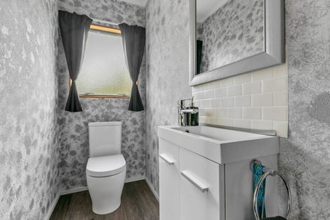 Photo of property in 2a Parklands Avenue, Swanson, Auckland, 0612