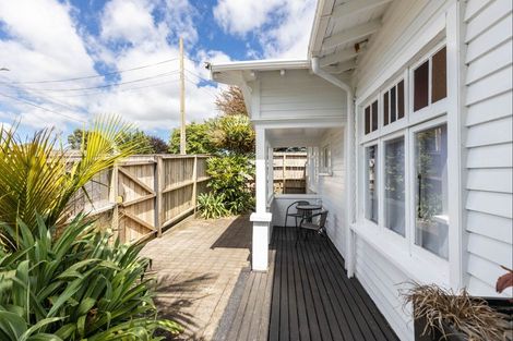 Photo of property in 15 Rawhiti Street, Vogeltown, New Plymouth, 4310