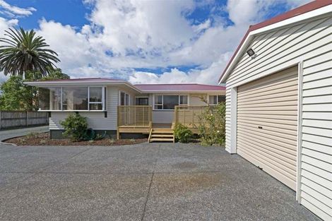 Photo of property in 62 Waimumu Road, Massey, Auckland, 0614