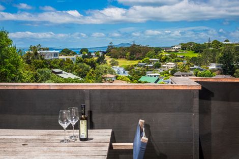 Photo of property in 6 Gannet Point, Rothesay Bay, Auckland, 0630