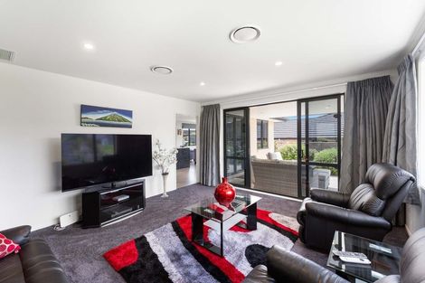 Photo of property in 12 Morepork Drive, Waikanae, 5036
