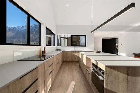 Photo of property in 44 Cunninghams Drive, Jacks Point, Queenstown, 9371