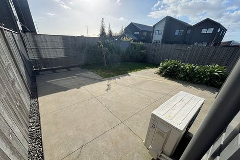 Photo of property in 10 Rauriki Lane, Rosehill, Papakura, 2113