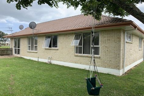 Photo of property in 37 Fernbrook Close, Burswood, Auckland, 2013