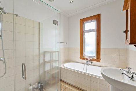 Photo of property in 14 Mclean Street, Strandon, New Plymouth, 4312