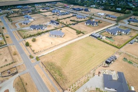 Photo of property in 15 Whitcombe Place, Darfield, 7571