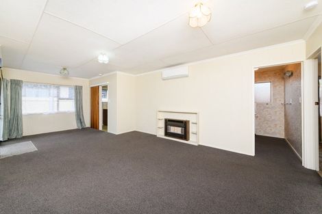 Photo of property in 2 Bethel Court, Milson, Palmerston North, 4414
