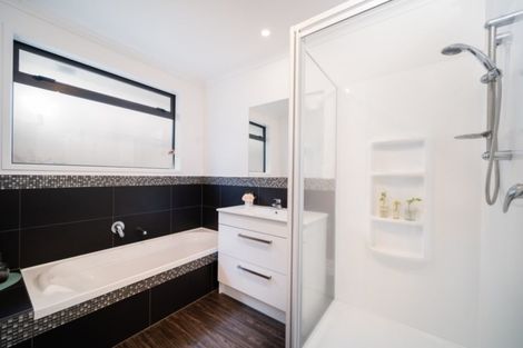 Photo of property in 32 Bob Carter Place, Welcome Bay, Tauranga, 3175