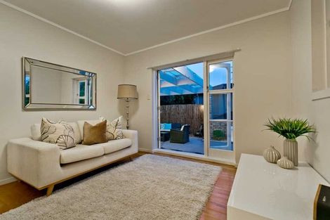 Photo of property in 456 Beach Road, Murrays Bay, Auckland, 0630