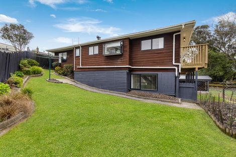 Photo of property in 2/9 Choice Avenue, Henderson, Auckland, 0612