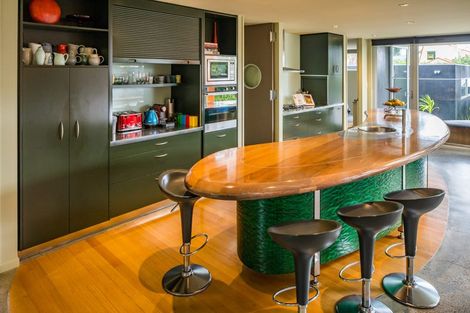 Photo of property in 22 Puriri Street, Eastbourne, Lower Hutt, 5013