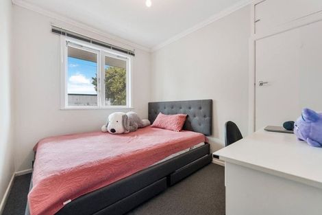Photo of property in 10 Oxford Road, Manurewa, Auckland, 2102