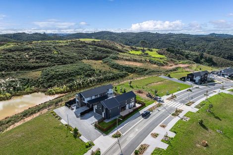 Photo of property in 2 Kauru Lane, Wainui, 0992