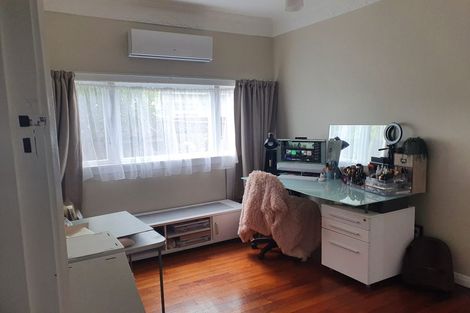 Photo of property in 180 College Street, Awapuni, Palmerston North, 4412