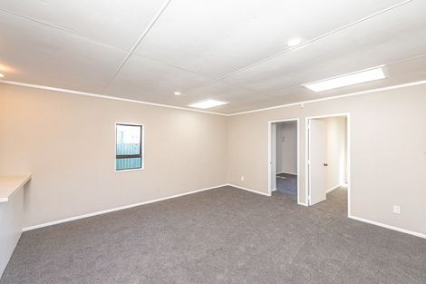 Photo of property in 68 Carlton Avenue, College Estate, Whanganui, 4500