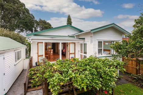Photo of property in 5 Leone Terrace, Mount Albert, Auckland, 1025