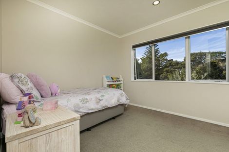 Photo of property in 29d Greenhithe Road, Greenhithe, Auckland, 0632