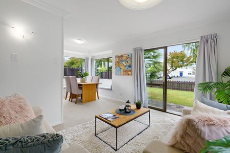 Photo of property in 2/64 Hamilton Road, Cambridge, 3434