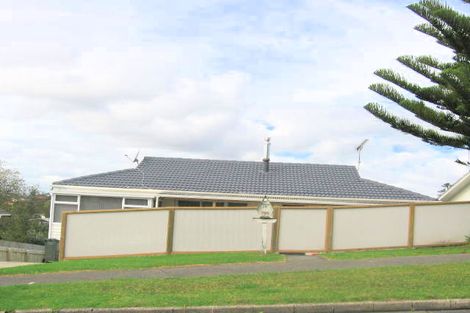 Photo of property in 26 Roick Parade, Glen Eden, Auckland, 0602