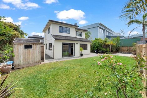 Photo of property in 16 Coventry Way, Long Bay, Auckland, 0630