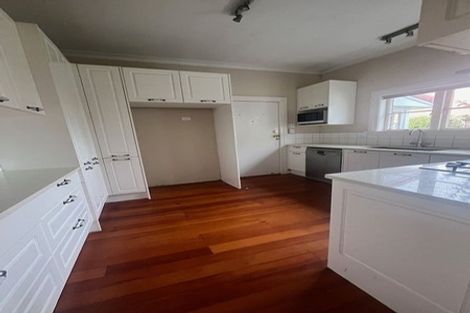 Photo of property in 7 Otahuri Crescent, Greenlane, Auckland, 1051