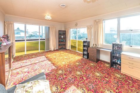 Photo of property in 14 Hood Street, Castlecliff, Whanganui, 4501