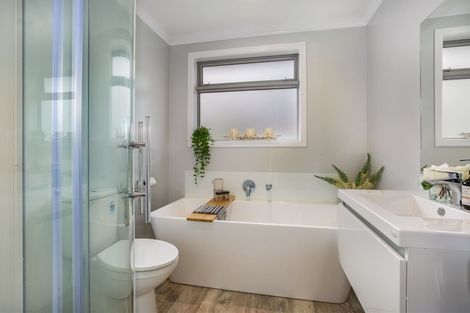 Photo of property in 7 Waitaria Terrace, Aotea, Porirua, 5024