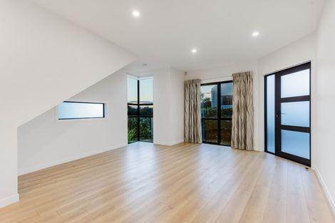Photo of property in 16 Moki Place, Long Bay, Auckland, 0630