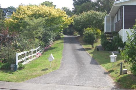 Photo of property in 2/54 Ayton Drive, Totara Vale, Auckland, 0629