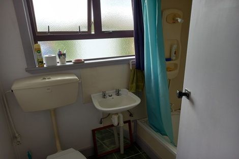 Photo of property in 24 Railway Street, Eltham, 4322