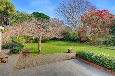 Photo of property in 10 Karaka Grove, Waikanae, 5036