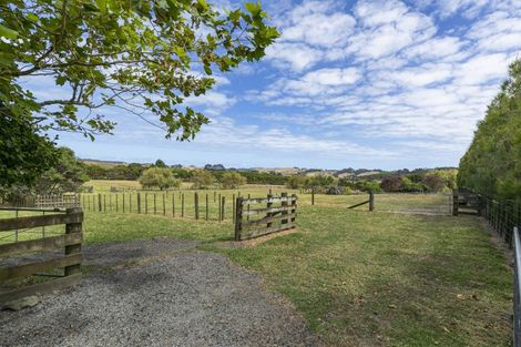 Photo of property in 33 Cable Road, Waimauku, 0881