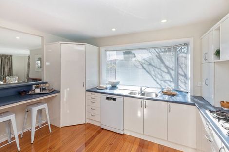 Photo of property in 17 Ilfracombe Place, Burnside, Christchurch, 8053