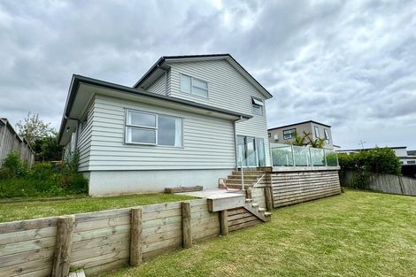 Photo of property in 15 Tuatini Place, Long Bay, Auckland, 0630