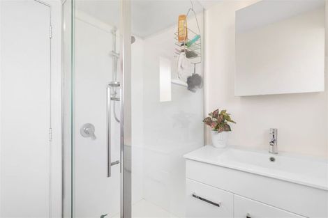 Photo of property in 6 Carbine Place, Sockburn, Christchurch, 8042