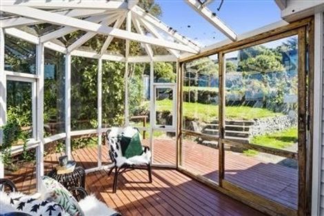 Photo of property in 94 Nicholson Road, Khandallah, Wellington, 6035