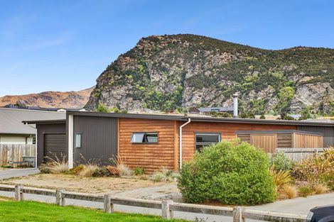 Photo of property in 5 Mallard Street, Albert Town, Wanaka, 9305