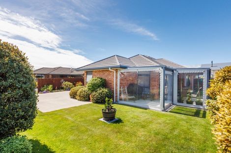 Photo of property in 14 Lorenzo Place, Kelvin Grove, Palmerston North, 4414