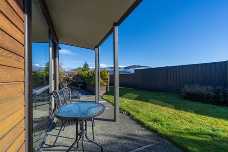 Photo of property in 21 Pop Andrew Drive, Te Anau, 9600