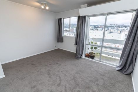 Photo of property in 5 Hawker Street, Mount Victoria, Wellington, 6011