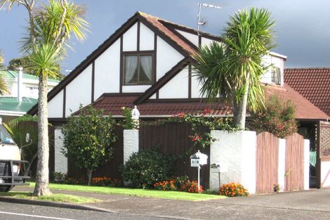 Photo of property in 2/26 Cherry Road, Bucklands Beach, Auckland, 2014