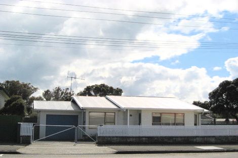 Photo of property in 2a Alma Road, Gonville, Whanganui, 4501