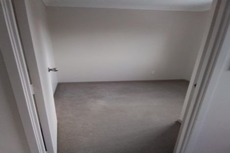 Photo of property in 2/129 Edmonton Road, Te Atatu South, Auckland, 0610