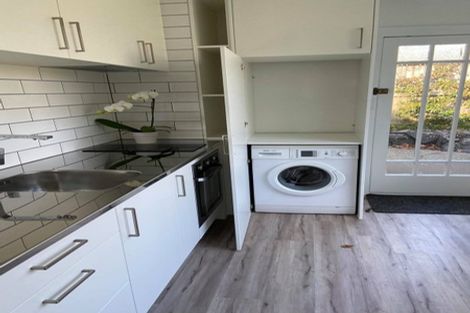 Photo of property in 8 Le Roy Terrace, Birkenhead, Auckland, 0626