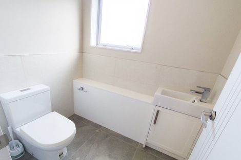 Photo of property in 1a Marina View Drive, Hobsonville, Auckland, 0618