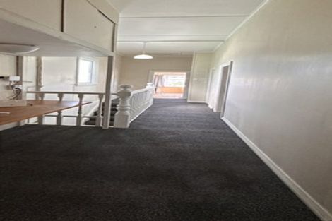 Photo of property in 90 Russell Terrace, Berhampore, Wellington, 6023