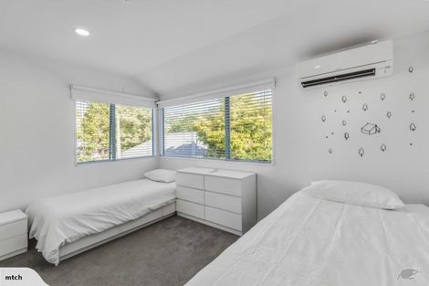 Photo of property in 1/39 Seaton Road, Murrays Bay, Auckland, 0630