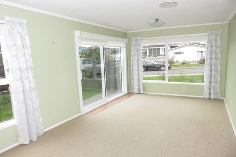 Photo of property in 25 Cranwell Street, Churton Park, Wellington, 6037