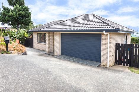 Photo of property in 84 Collingwood Road, Waiuku, 2123