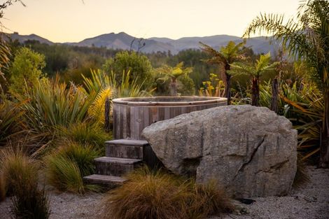 Photo of property in Splitapplelodge.com, 370 Kaiteriteri-sandy Bay Road, Kaiteriteri, Motueka, 7197